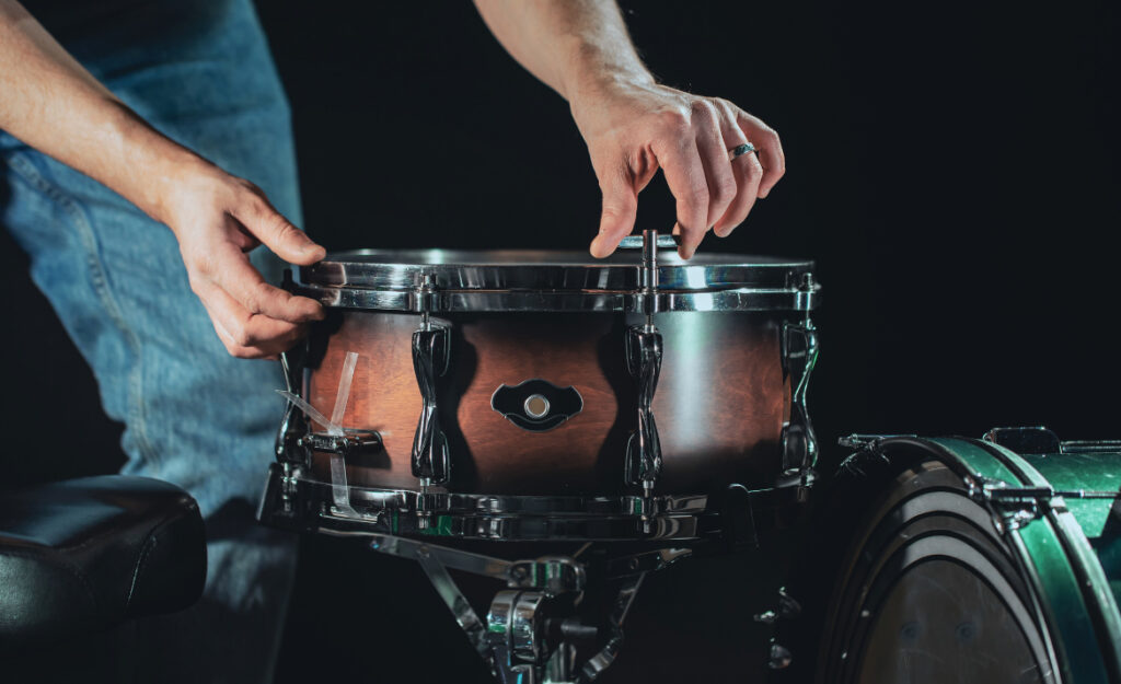 tighten drum hardware